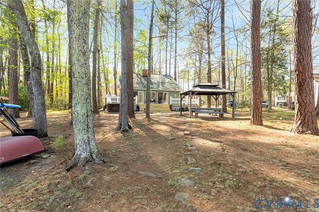 1012 Lake Heritage Dr, Ruther Glen, VA 22546