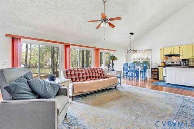 1012 Lake Heritage Dr, Ruther Glen, VA 22546