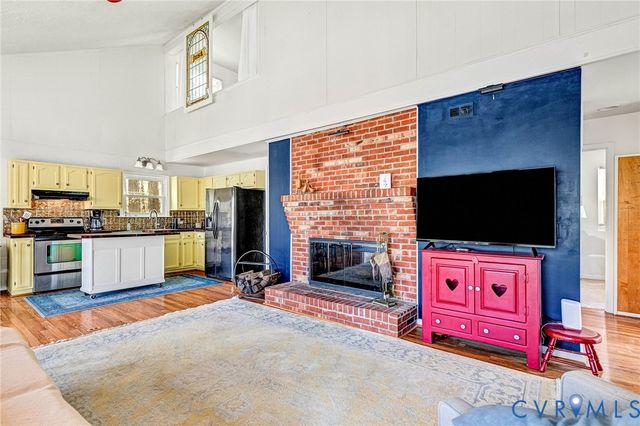 1012 Lake Heritage Dr, Ruther Glen, VA 22546