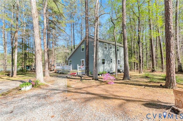 1012 Lake Heritage Dr, Ruther Glen, VA 22546