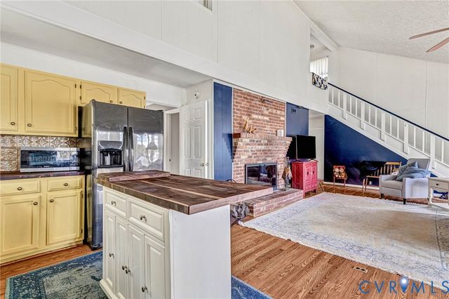 1012 Lake Heritage Dr, Ruther Glen, VA 22546