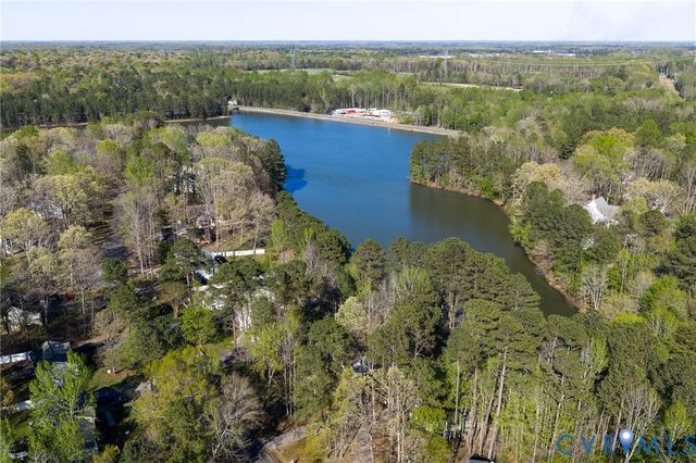 1012 Lake Heritage Dr, Ruther Glen, VA 22546