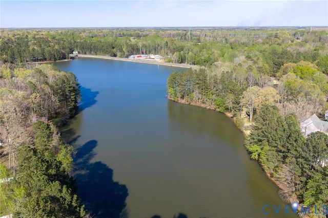 1012 Lake Heritage Dr, Ruther Glen, VA 22546