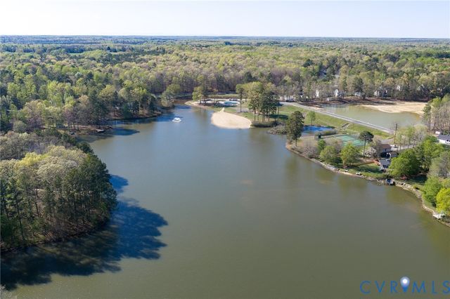 1012 Lake Heritage Dr, Ruther Glen, VA 22546