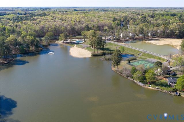 1012 Lake Heritage Dr, Ruther Glen, VA 22546