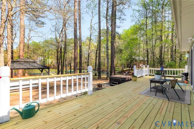 1012 Lake Heritage Dr, Ruther Glen, VA 22546
