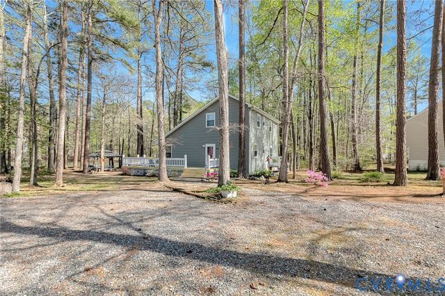 1012 Lake Heritage Dr, Ruther Glen, VA 22546