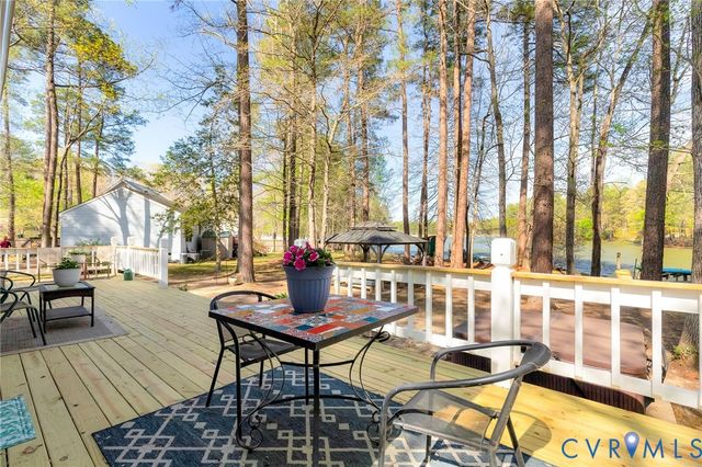 1012 Lake Heritage Dr, Ruther Glen, VA 22546