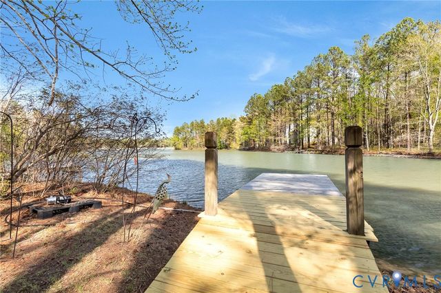 1012 Lake Heritage Dr, Ruther Glen, VA 22546