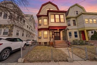 34 Leo Pl, Newark City, NJ 07108