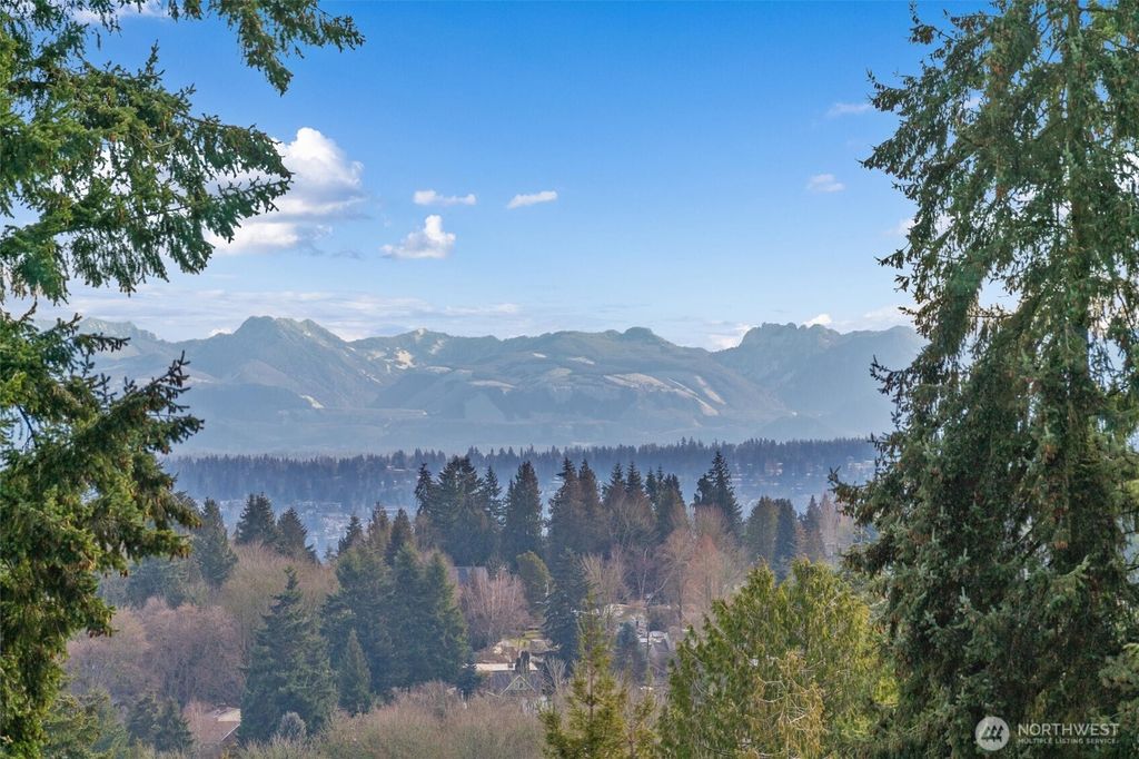 1261 NE 100th Street, Seattle, WA 98125