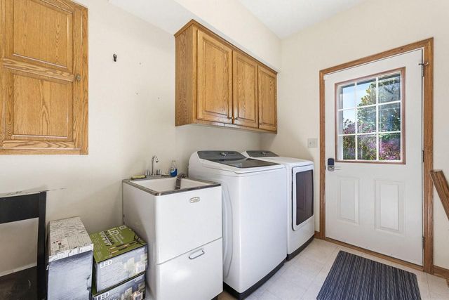 3818 Centennial CIRCLE, Milwaukee, WI 53221
