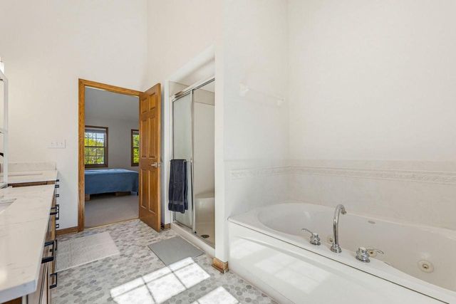 3818 Centennial CIRCLE, Milwaukee, WI 53221