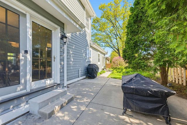 3818 Centennial CIRCLE, Milwaukee, WI 53221