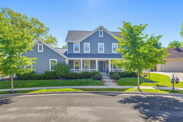 3818 Centennial CIRCLE, Milwaukee, WI 53221