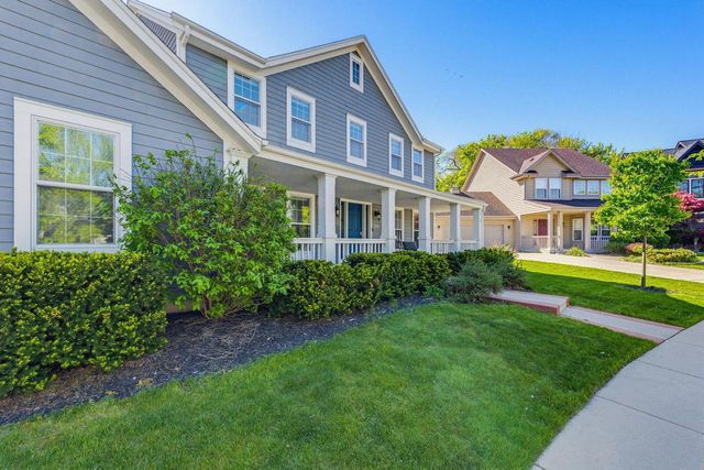 3818 Centennial CIRCLE, Milwaukee, WI 53221