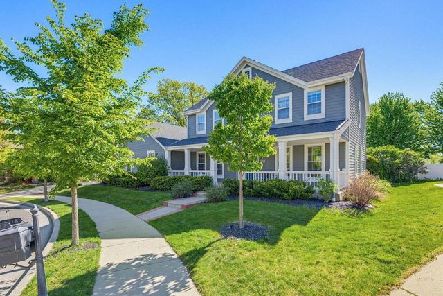 3818 Centennial CIRCLE, Milwaukee, WI 53221