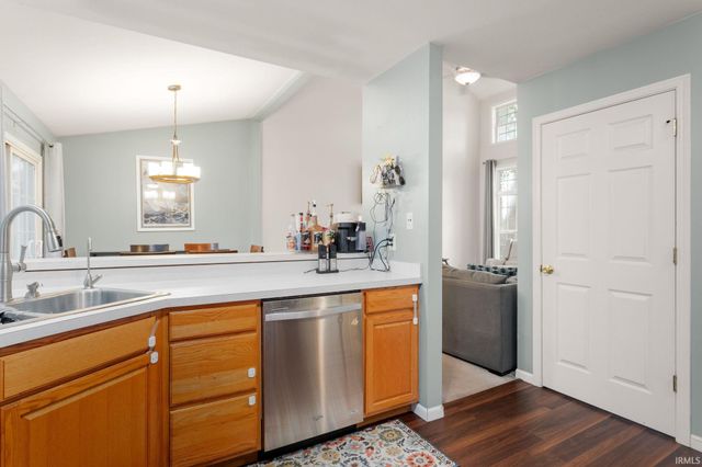 4336 Field Gate Drive E, South Bend, IN 46628