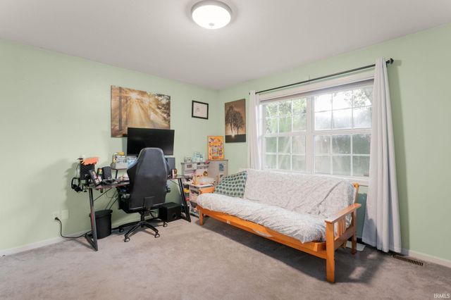 4336 Field Gate Drive E, South Bend, IN 46628