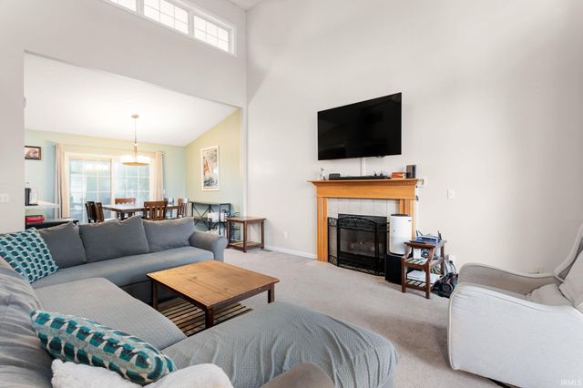 4336 Field Gate Drive E, South Bend, IN 46628