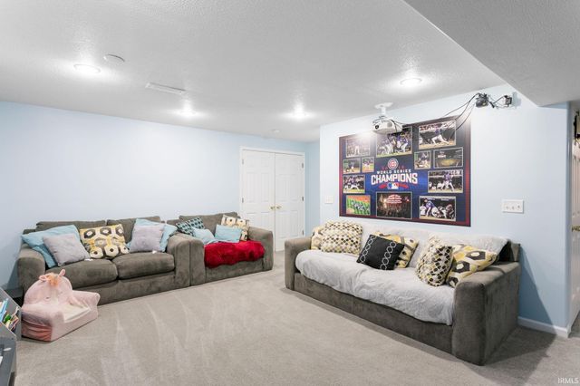 4336 Field Gate Drive E, South Bend, IN 46628