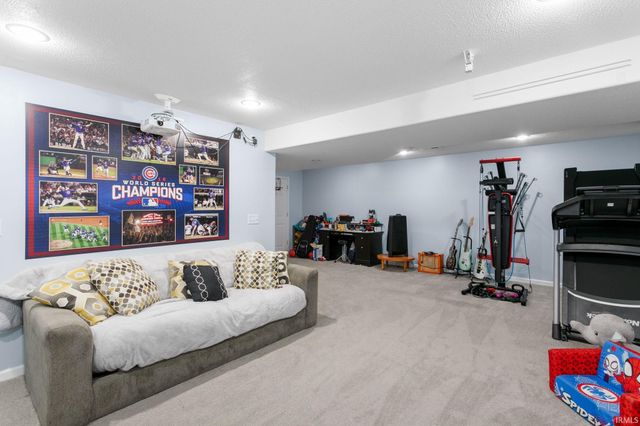 4336 Field Gate Drive E, South Bend, IN 46628