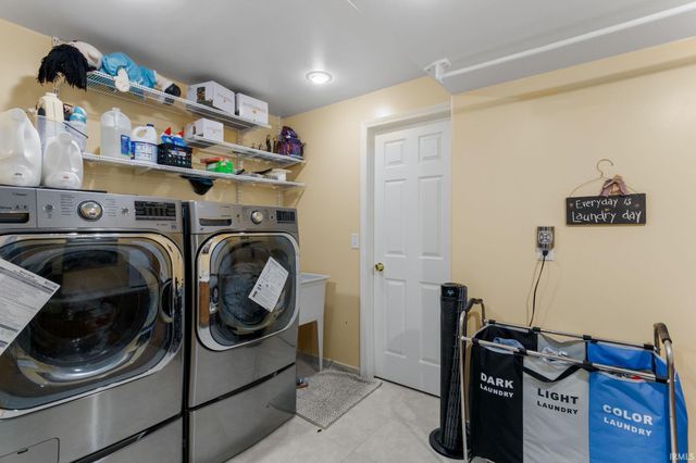 4336 Field Gate Drive E, South Bend, IN 46628