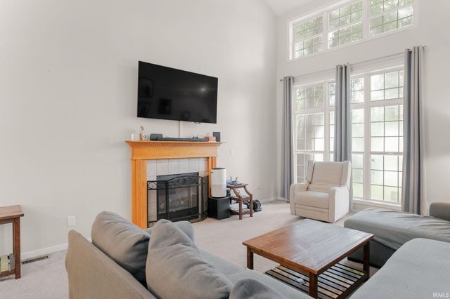 4336 Field Gate Drive E, South Bend, IN 46628