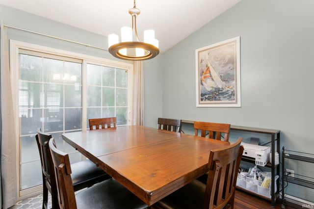 4336 Field Gate Drive E, South Bend, IN 46628