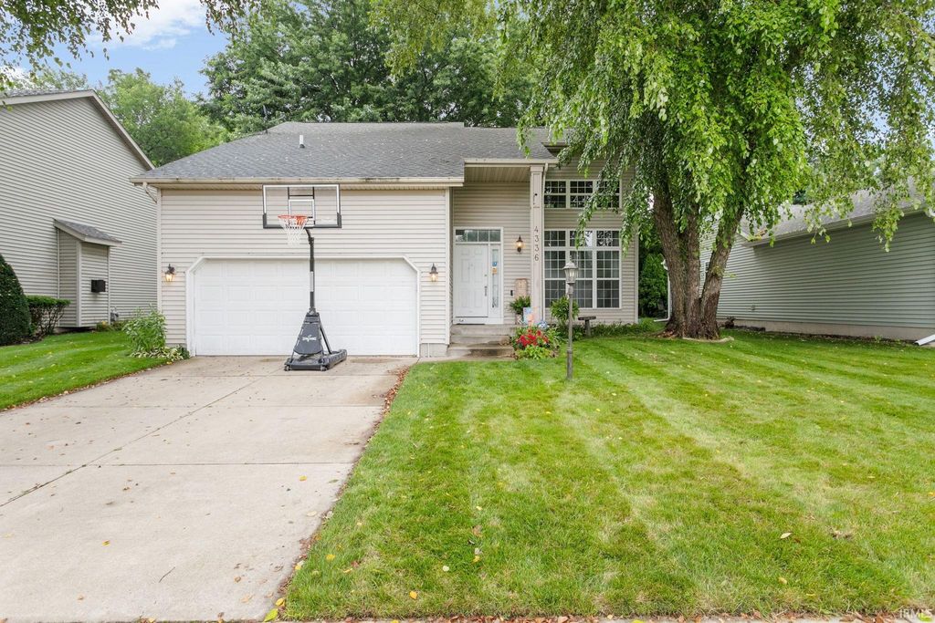 4336 Field Gate Drive E, South Bend, IN 46628