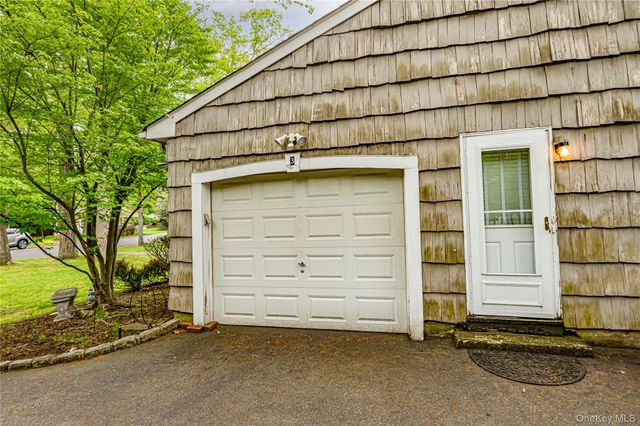 3 Settlers Path, Port Jefferson, NY 11777