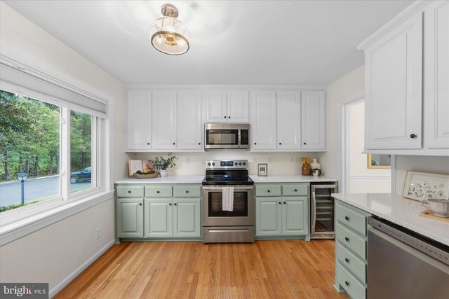 10413 COURTHOUSE DR, Fairfax, VA 22030
