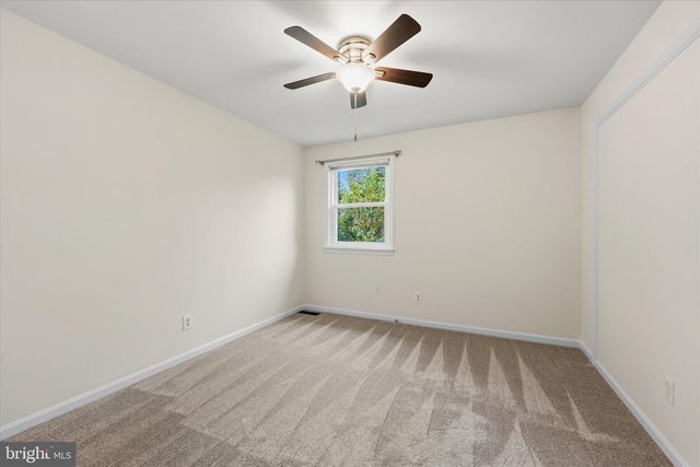 10413 COURTHOUSE DR, Fairfax, VA 22030