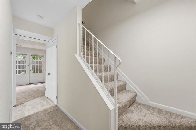 10413 COURTHOUSE DR, Fairfax, VA 22030