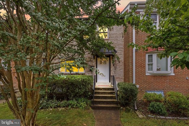 10413 COURTHOUSE DR, Fairfax, VA 22030