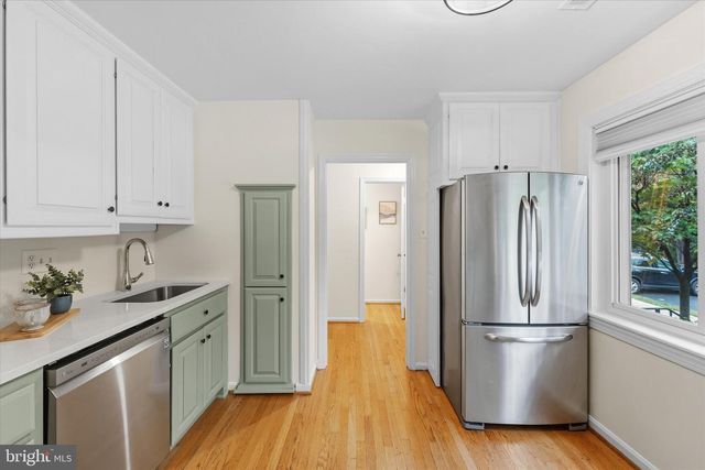 10413 COURTHOUSE DR, Fairfax, VA 22030