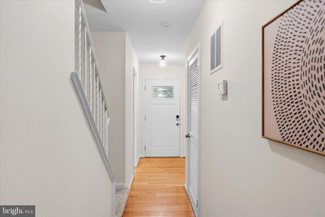 10413 COURTHOUSE DR, Fairfax, VA 22030