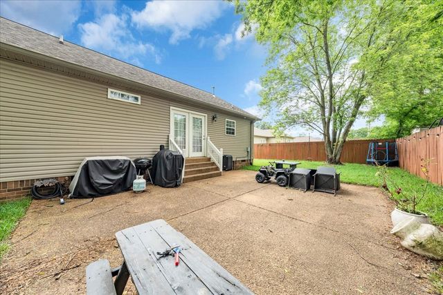 102 Atwood Ct, Lebanon, TN 37087