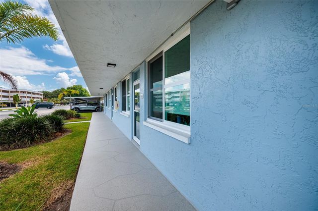 4895 BAY STREET NE 108, St Petersburg, FL 33703
