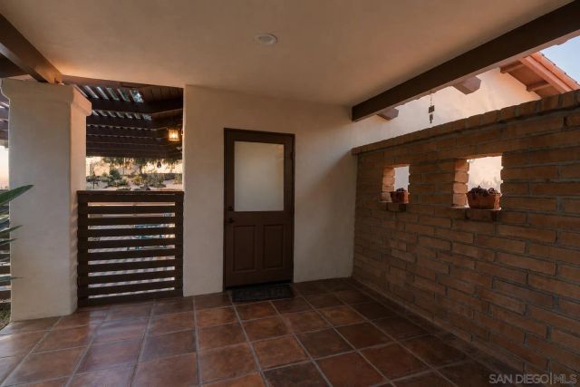 937 Pepper Tree Lane, Fallbrook, CA 92028