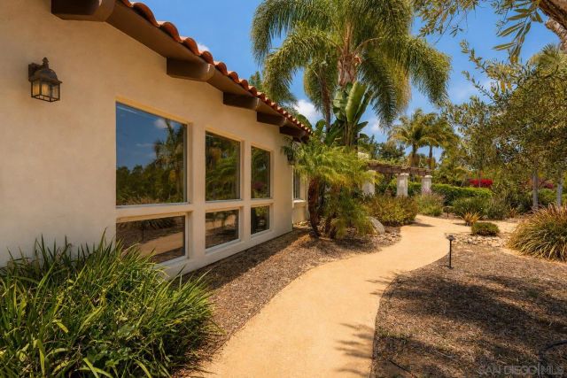 937 Pepper Tree Lane, Fallbrook, CA 92028