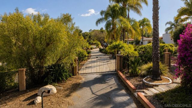 937 Pepper Tree Lane, Fallbrook, CA 92028