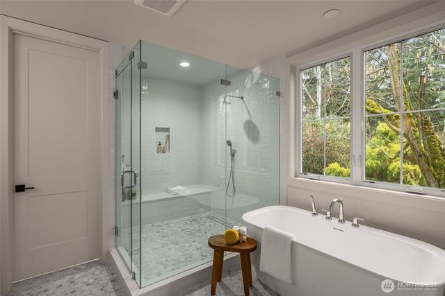 10618 NE 54th Lane, Kirkland, WA 98033
