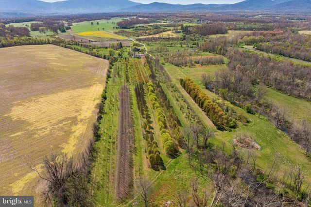 514 LIPSCOMB ROAD, Stuarts Draft, VA 24477