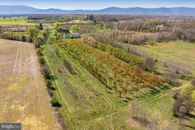 514 LIPSCOMB ROAD, Stuarts Draft, VA 24477