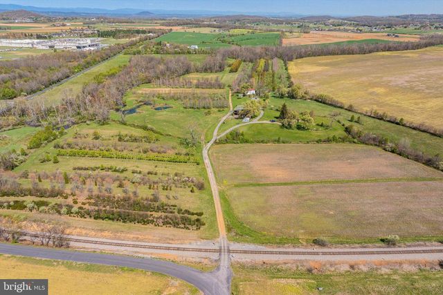 514 LIPSCOMB ROAD, Stuarts Draft, VA 24477