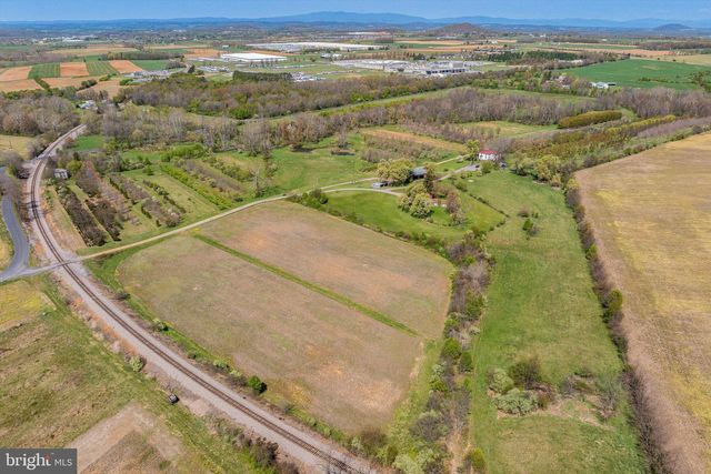 514 LIPSCOMB ROAD, Stuarts Draft, VA 24477