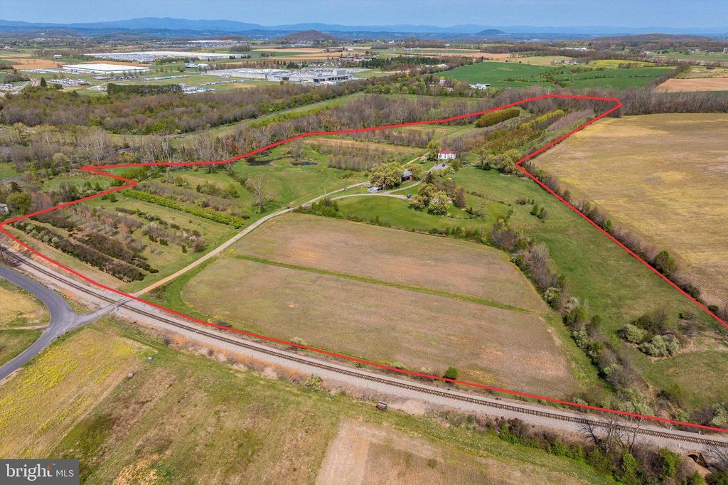 514 LIPSCOMB ROAD, Stuarts Draft, VA 24477