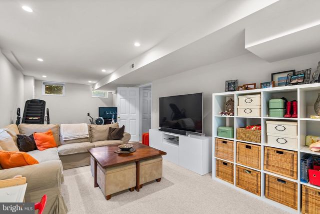6309 AVALON DR, Bethesda, MD 20816