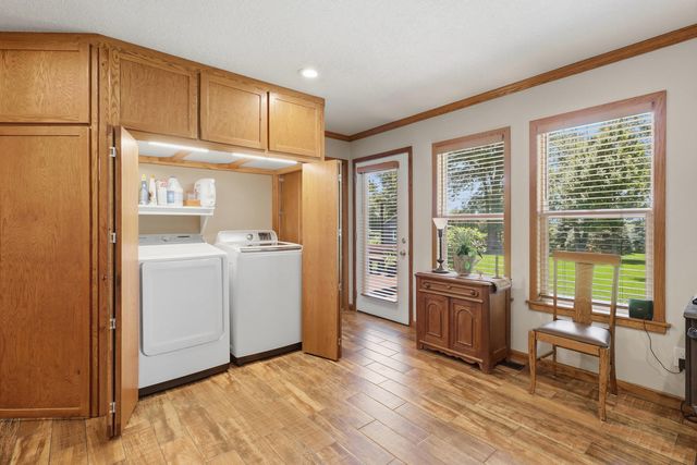 6205 W Kimberly Road, Davenport, IA 52806